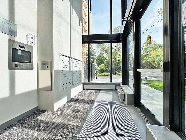 95 Lawton Blvd #B3 — Photo 9