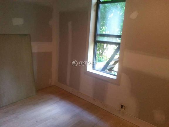 2nd image of 229 Bainbridge St APT 2