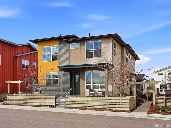 3rd image of 1998 Foxtail Ln Unit A