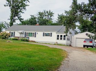 630 E Main St, Robins, IA 52328