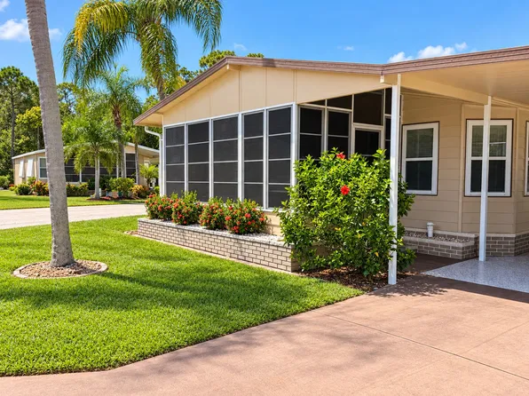 15811 Sandy Point Dr, Fort Myers, FL 33917