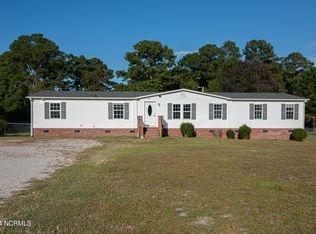 654 Bradshaw Rd, Sneads Ferry, NC 28460