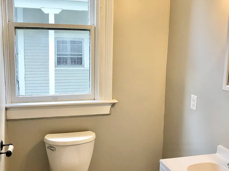 434 Glen St #2B — Photo 6