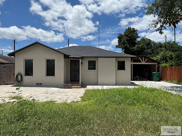 305 W Boone Ave — Photo 1