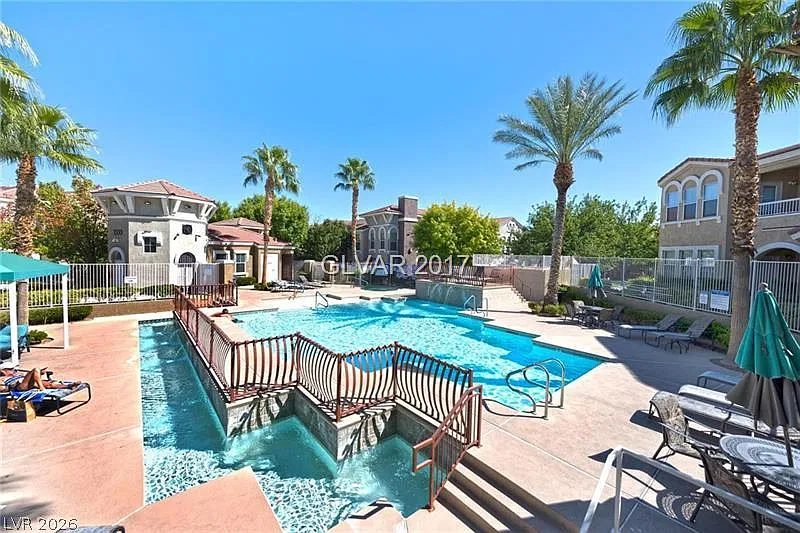 1 bed, 1.0 bath, 814 sqft, $1,399 — Photo 2