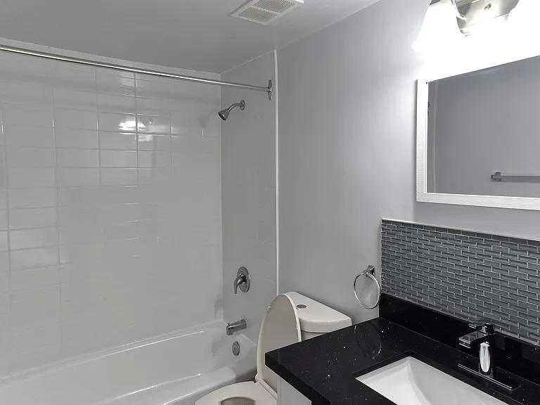 2185 Lawrence Ave E — Photo 19