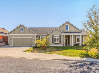815 NW Valley View Dr, Pullman, WA 99163
