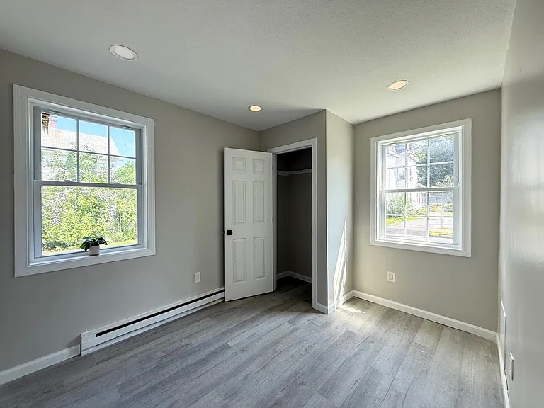 21 E Bartlett St #5 — Photo 6