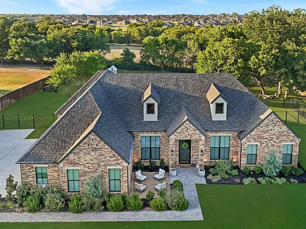 631 San Saba Ct W, Midlothian, TX 76065