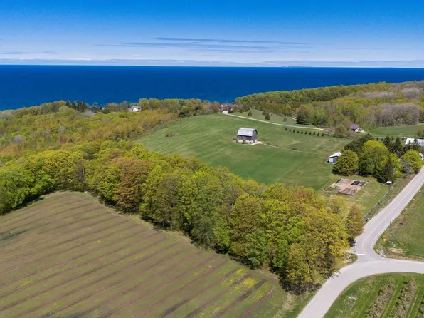 N Carlson Rd #1, Northport, MI 49670