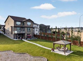 40 W Sherwood Mnr NW, Calgary, AB T3R 0N6