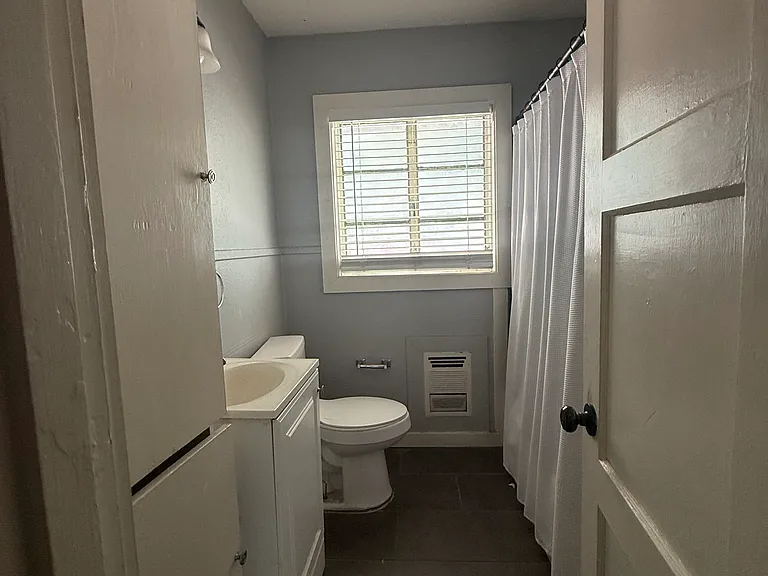 2105 S College Ave #7 — Photo 7