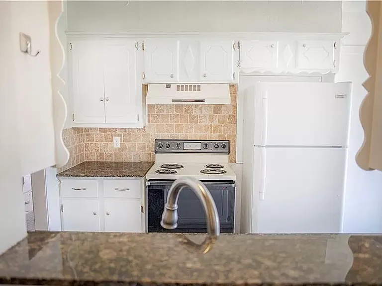 204 Vickie Dr — Photo 7