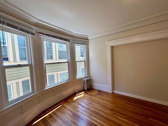 4th image of 1134 Hyde St #7