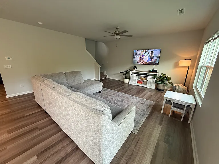 115 Little Horse Ln — Photo 3