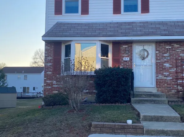 915 Greenhouse Dr, Secane, PA 19018