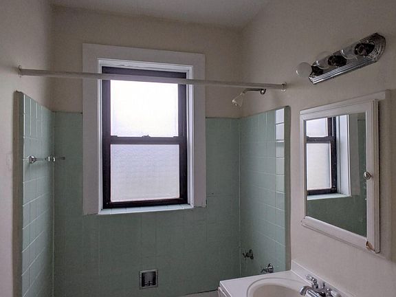 4th image of 4542 N Damen Ave #405