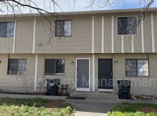 25 Royal Crest Dr APT B, Pueblo, CO 81005