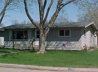 1700 Ohio Ave, Charles City, IA 50616