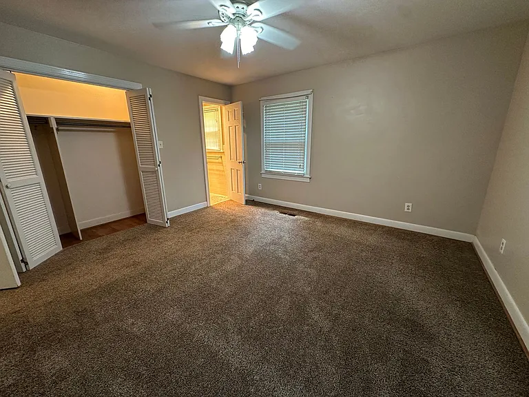 1601 Hopkins Dr — Photo 9