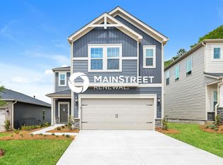 11909 Red Leaf Dr, Charlotte, NC 28215