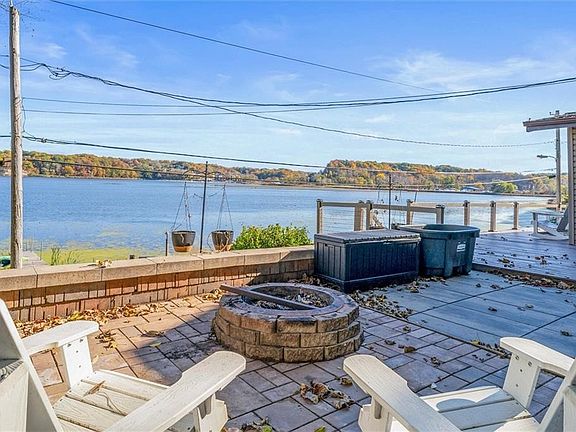 5th image of 266 Bay Front Ln S