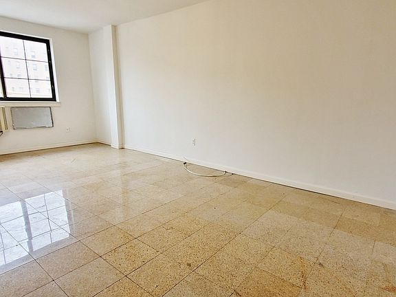 4th image of 25-24 Broadway #3ZZ