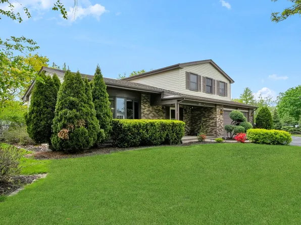 411 Arlington Ave, Westmont, IL 60559