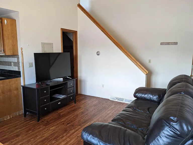11 Clinton Ave #5 — Photo 2
