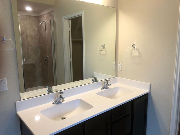 5th image of 2725 Gilchrist Dr