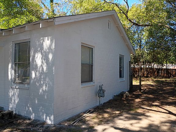 2nd image of 1813 Nina St