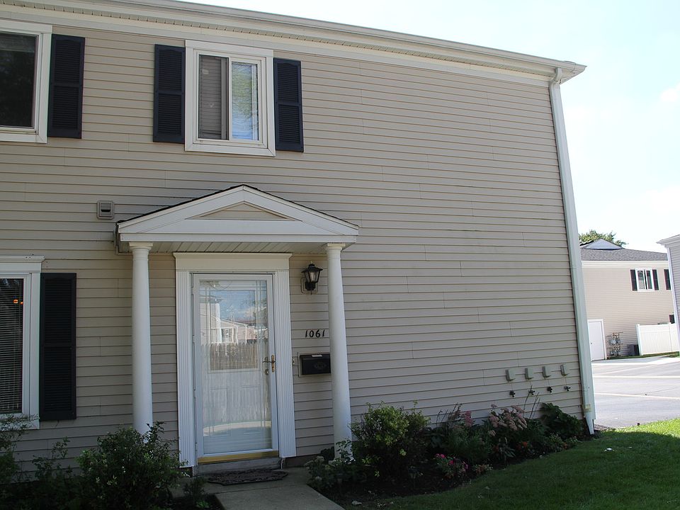 1st image of 1061 Cove Dr #140D