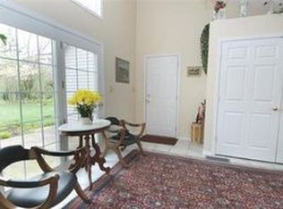 25W570 Plamondon Rd, Wheaton, IL 60189