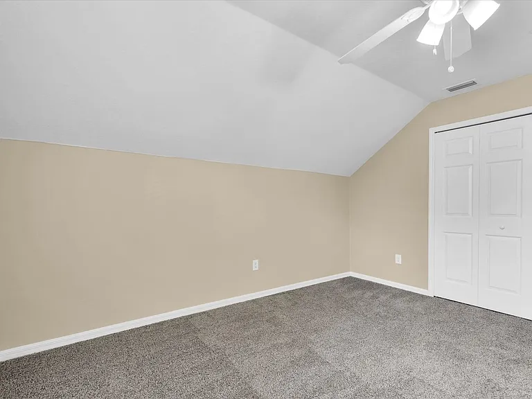 10825 Newbridge Dr — Photo 4
