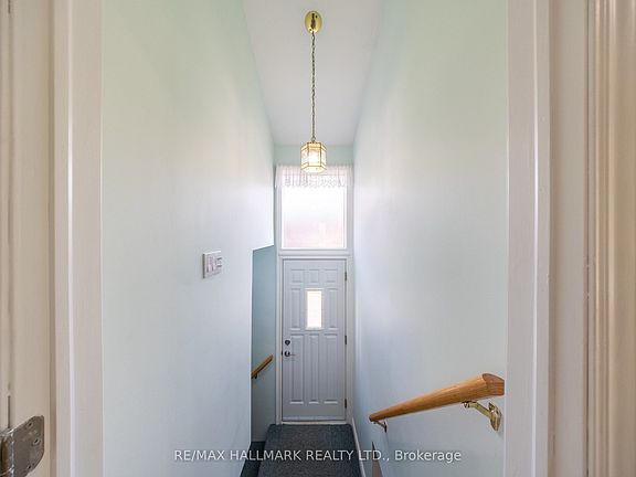 3rd image of 69 Lawson Rd #Basement