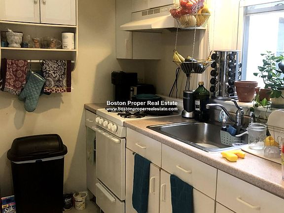 211 Park Dr. #34 Boston - Fenway Unit Photo 7 (1)