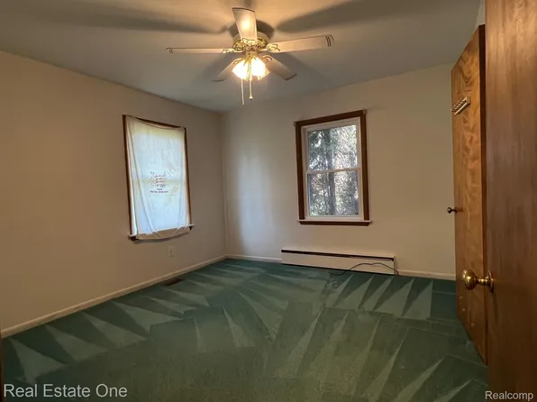 50590 Card Rd, Macomb, MI 48044