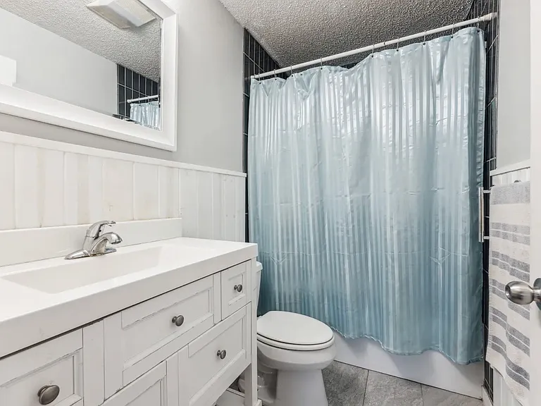2306 Barton Skyway — Photo 4