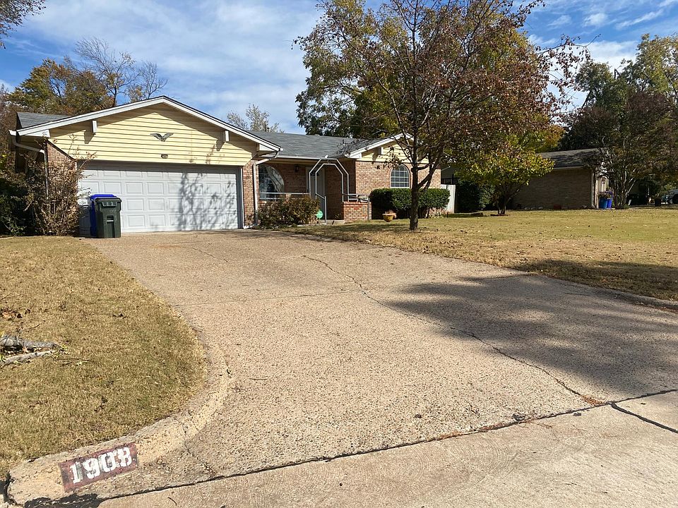 1st image of 1903 Logan Dr