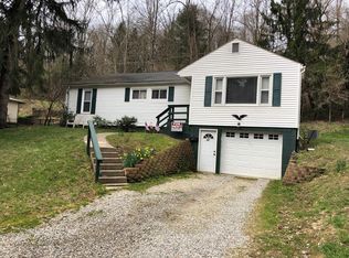 27 Spring St, Athens, OH 45701