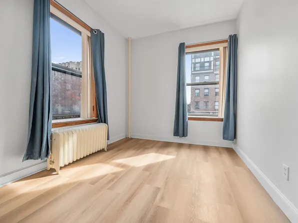 8320 Bay Parkway image 11 of 20