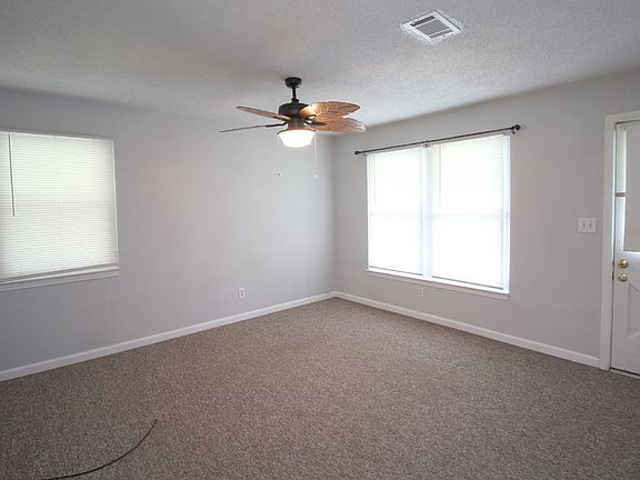 3rd image of 8321 Gardenia Cir