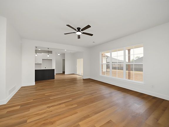 3rd image of 1537 Cedar Point Pl