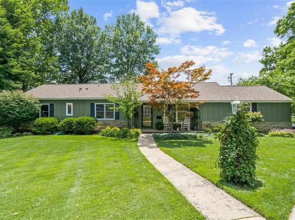 3519 W 93rd St, Leawood, KS 66206