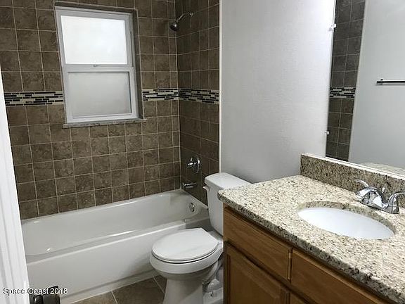 5th image of 350 Woodland Ave APT 12