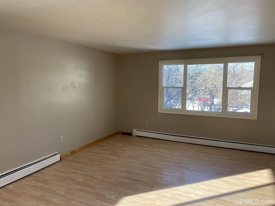 1st image of 386 Kloman Ave