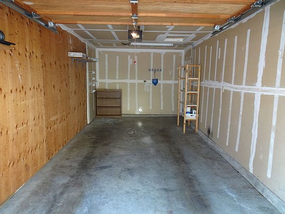 3rd image of 2630 118th Ave SE APT 203