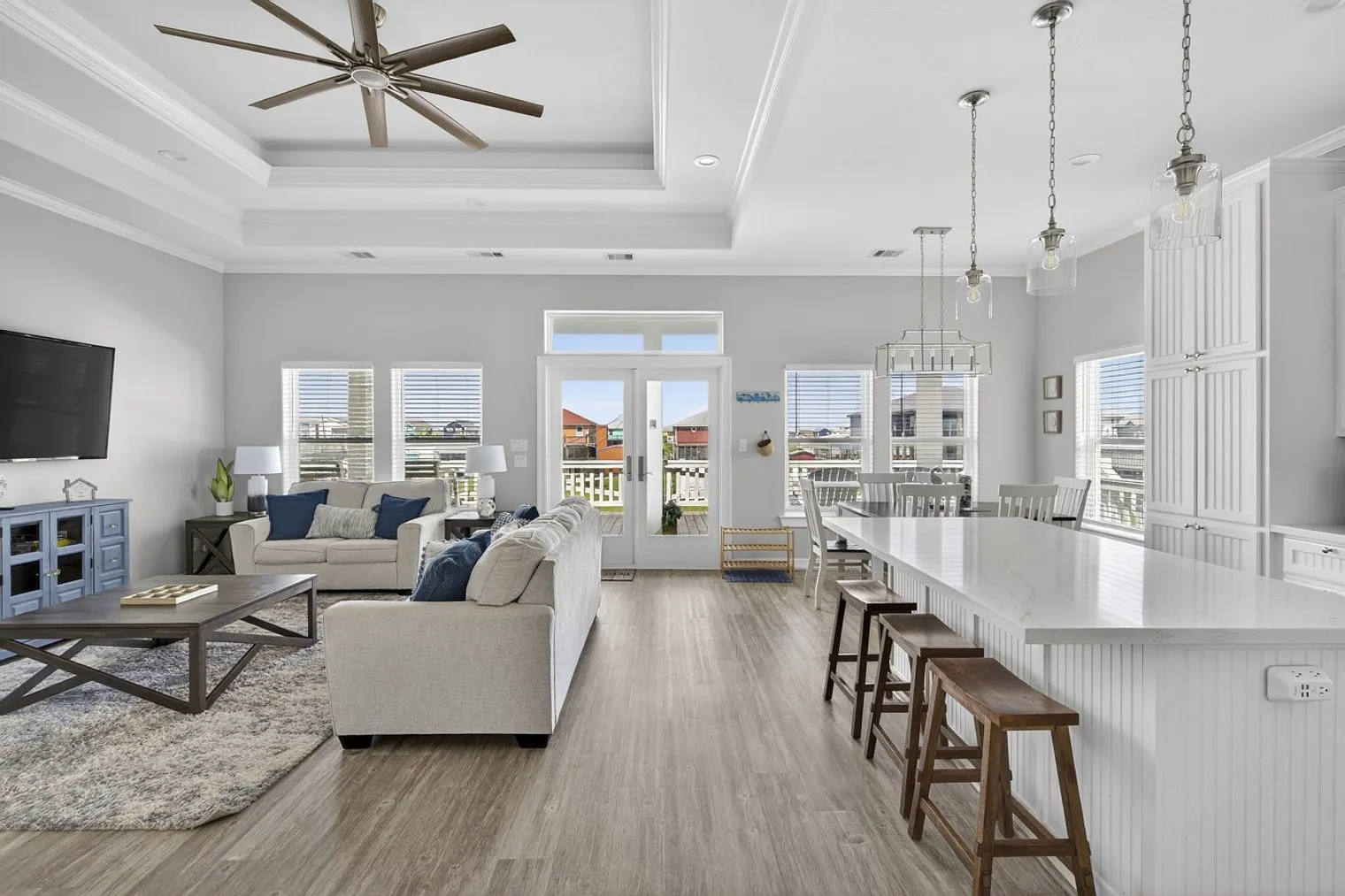 3 bed, 2.0 bath, 1356 sqft, $2,456 — Photo 1