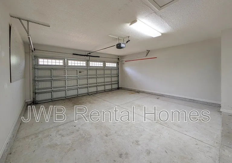 5539 Windermere Dr — Photo 12