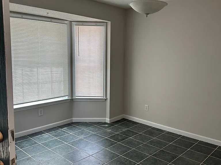 995 Biloxi Ave — Photo 4
